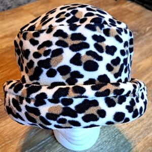 Bucket Type Leopard Print Land's End Hat L/XL